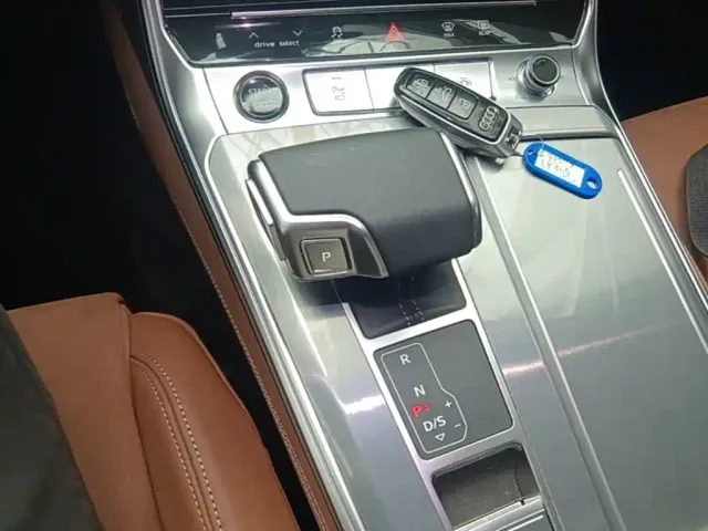 Audi A7L — Фото автомобиля 13