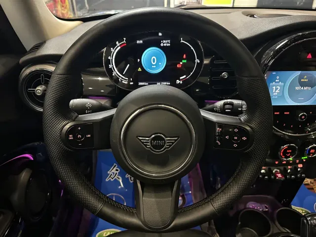 MINI Hatch — Фото автомобиля 12