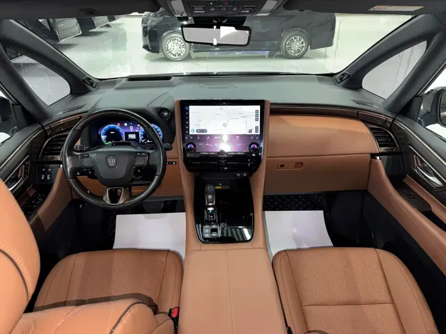 Toyota Vellfire — Фото автомобиля 7