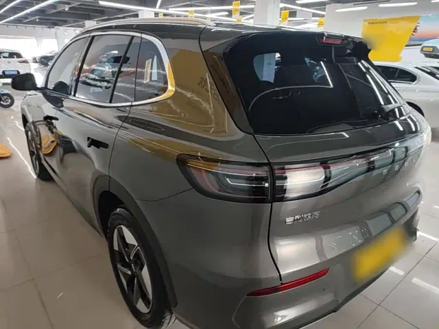 Geely Galaxy E5 — Фото автомобиля 4