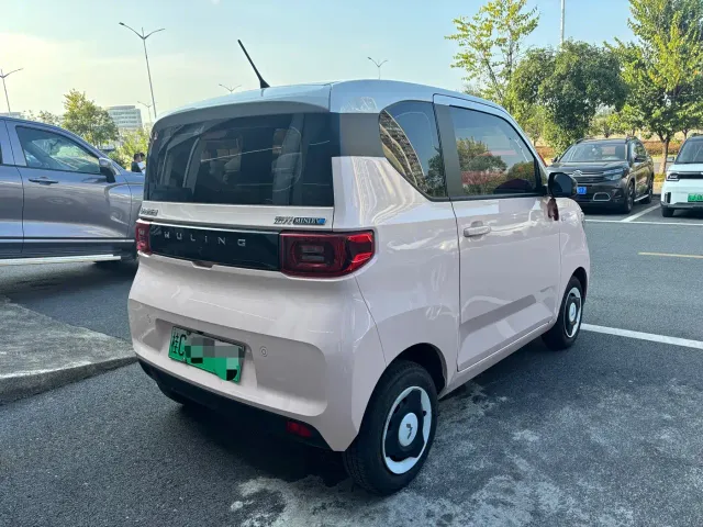 Wuling Hongguang Mini EV — Фото автомобиля 2