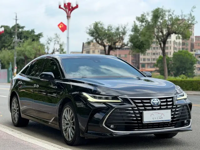 Toyota Avalon — Фото автомобиля 3