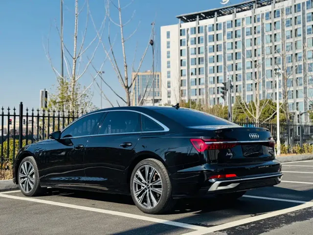 Audi A6L — Фото автомобиля 9