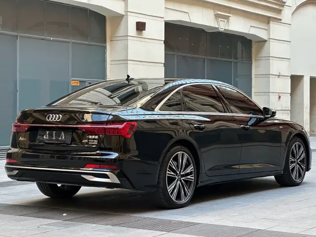 Audi A6L — Фото автомобиля 5