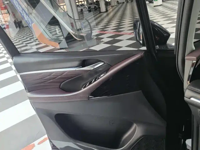 GAC Trumpchi M8 — Фото автомобиля 7