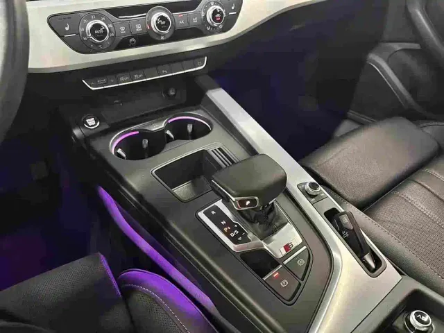 Audi A4L — Фото автомобиля 9