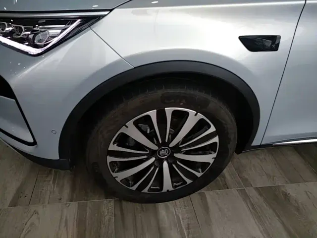 BYD Tang New Energy 2026 Smart Drive Edition DM-i 160KM Premium — Фото автомобиля 22