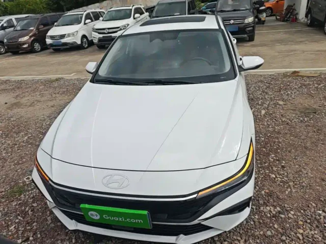 Hyundai Elantra — Фото автомобиля 2