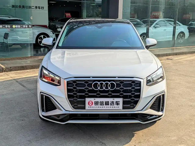 Audi Q2L — Фото автомобиля 3