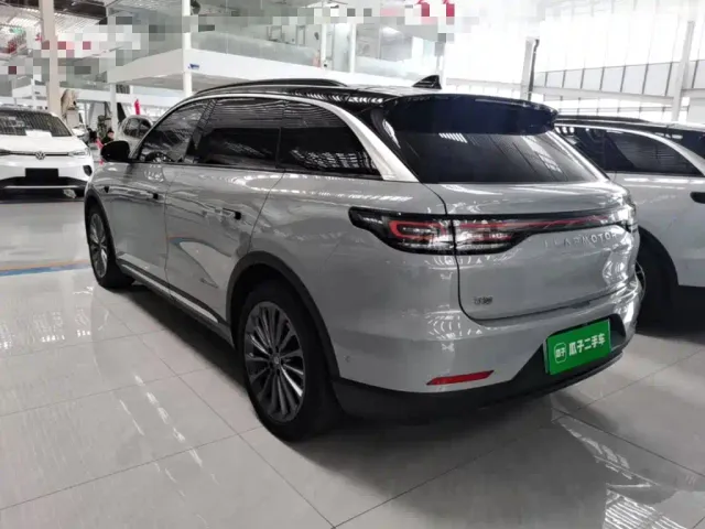 Leapmotor C11 — Фото автомобиля 4