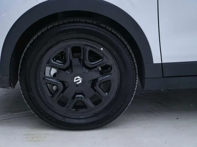 Leapmotor T03 — Фото автомобиля 11