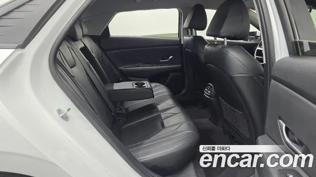 Hyundai AVANTE Avante (CN7) — Фото автомобиля 26