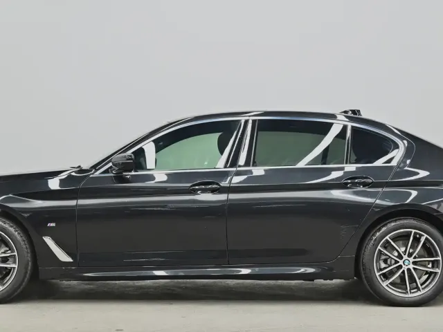 BMW BMW 5 Series 2022 525Li M Sport Package — Фото автомобиля 23