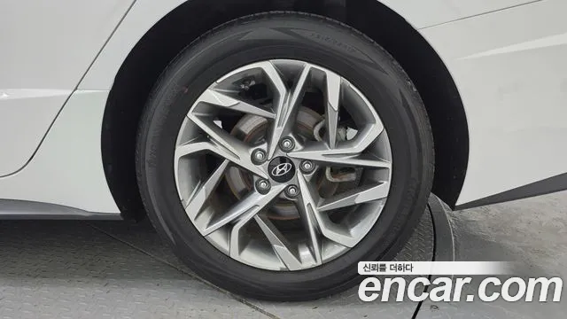 Hyundai Sonata Sonata (DN8) 2.0 LPG(Для проката) — Фото автомобиля 5