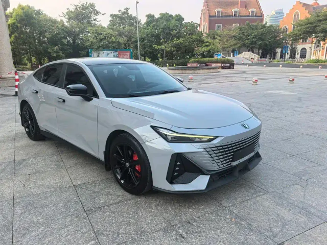 Фотография автомобиля — Changan UNI-V