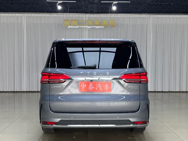 Roewe iMAX8 — Фото автомобиля 5