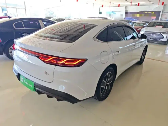 BYD Qin L — Фото автомобиля 6