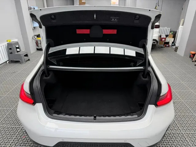 BMW 3 Series — Фото автомобиля 23
