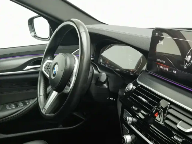 BMW 5 Series — Фото автомобиля 22