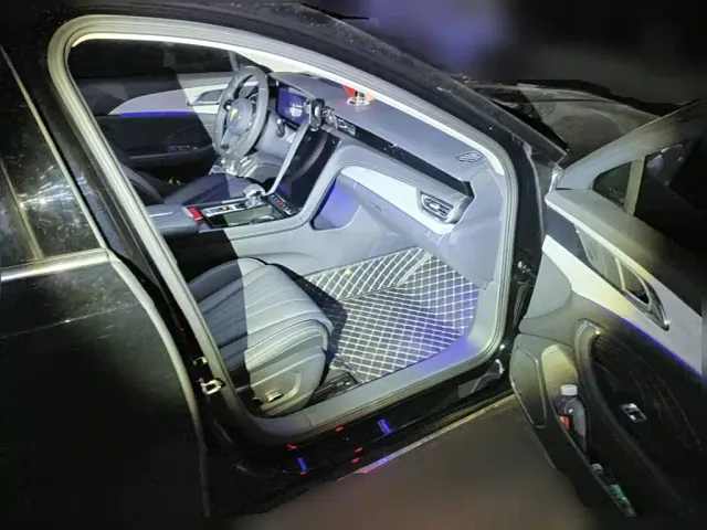 Hongqi H5 — Фото автомобиля 13