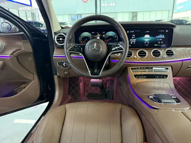 Mercedes-Benz E-Class — Фото автомобиля 7