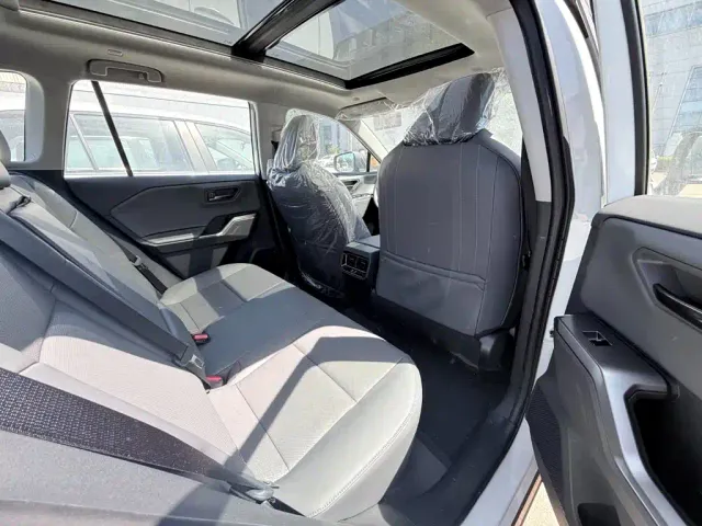 Toyota RAV4 — Фото автомобиля 8