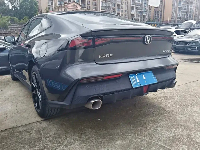 Changan UNI-V — Фото автомобиля 16