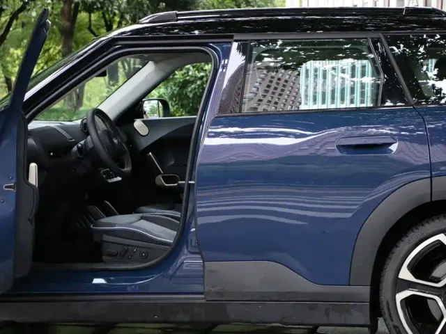 MINI Electric MINI ACEMAN — Фото автомобиля 19