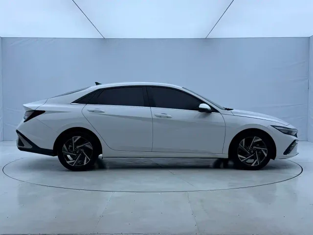 Hyundai Elantra — Фото автомобиля 7
