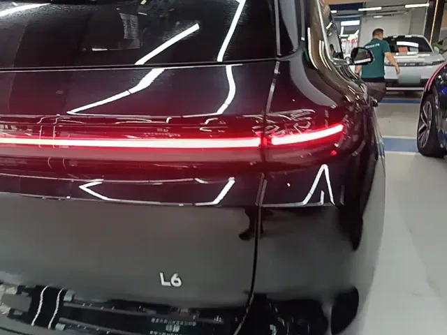 Li Auto L6 — Фото автомобиля 7