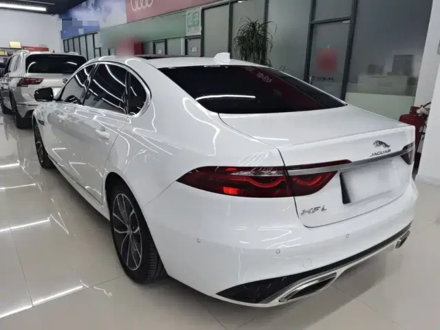 Jaguar XFL — Фото автомобиля 4
