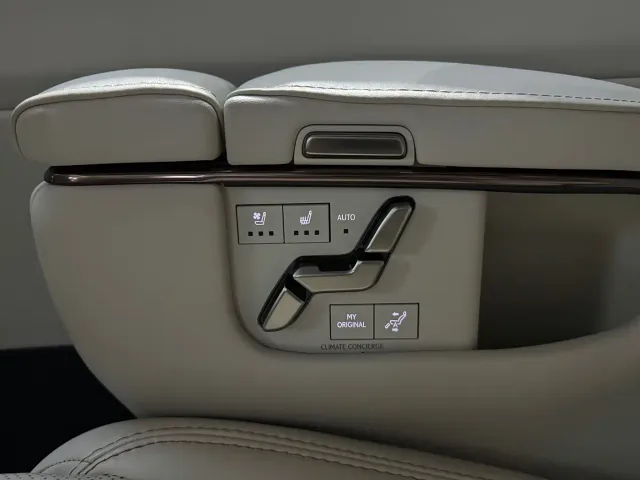 Lexus LM — Фото автомобиля 15