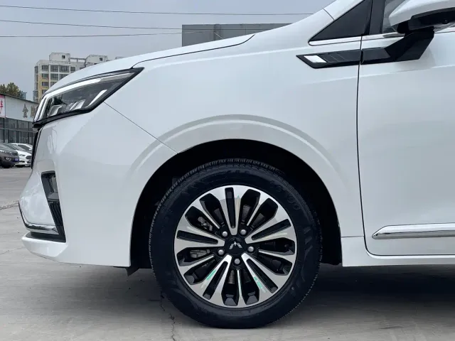 Wuling Jiachen — Фото автомобиля 9