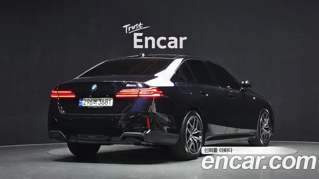 BMW 5 Series G60 — Фото автомобиля 2