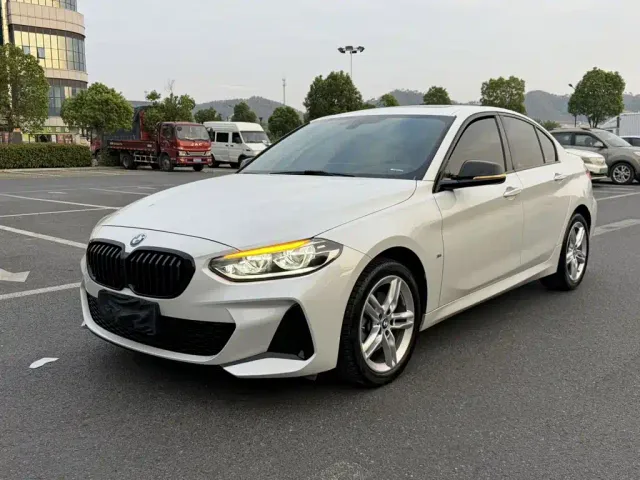 Фотография автомобиля — BMW 1 Series