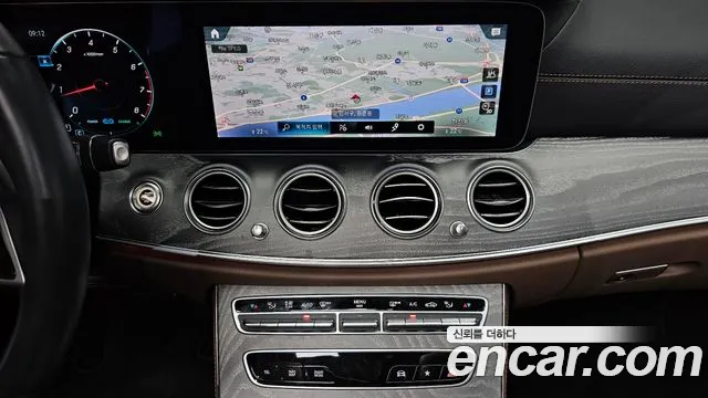 Mercedes-Benz E-Class E-класс W213 E350 4MATIC Exclusive — Фото автомобиля 13