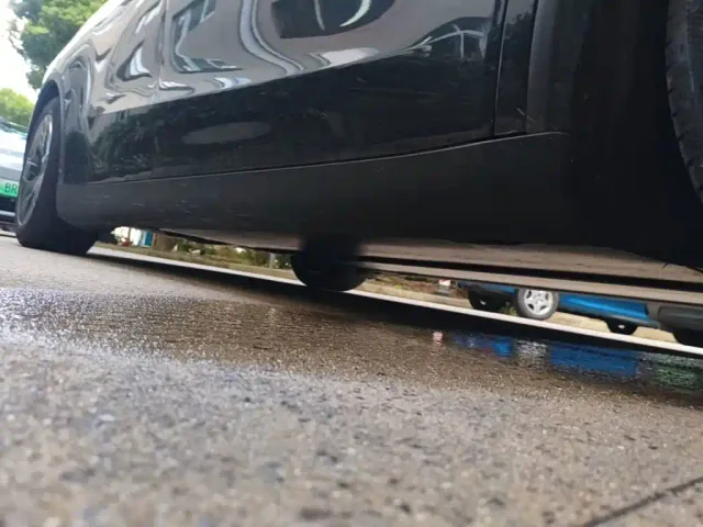 Tesla Model Y L — Фото автомобиля 20