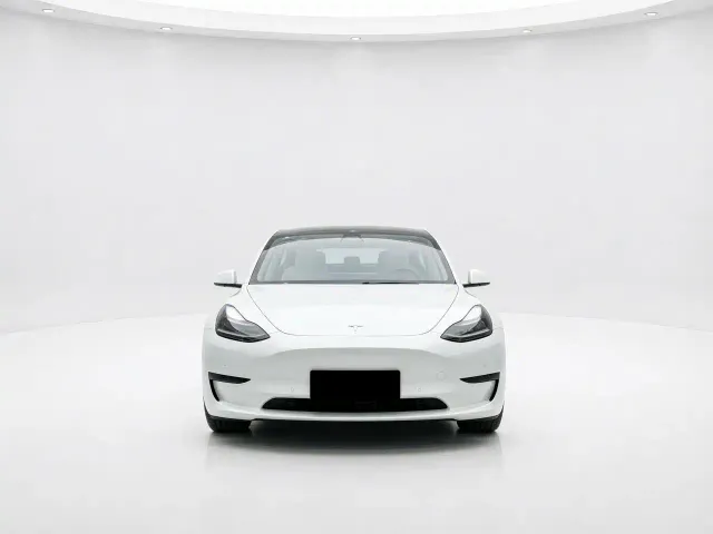 Tesla Model Y — Фото автомобиля 2