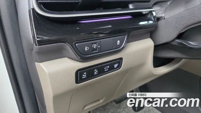 Kia Carnival Generation 4 — Фото автомобиля 26