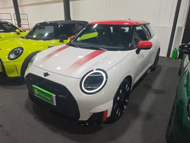 Фотография автомобиля — MINI John Cooper Works
