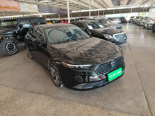 Honda Accord — Фото автомобиля 3