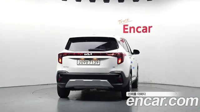 Kia Seltos — Фото автомобиля 4