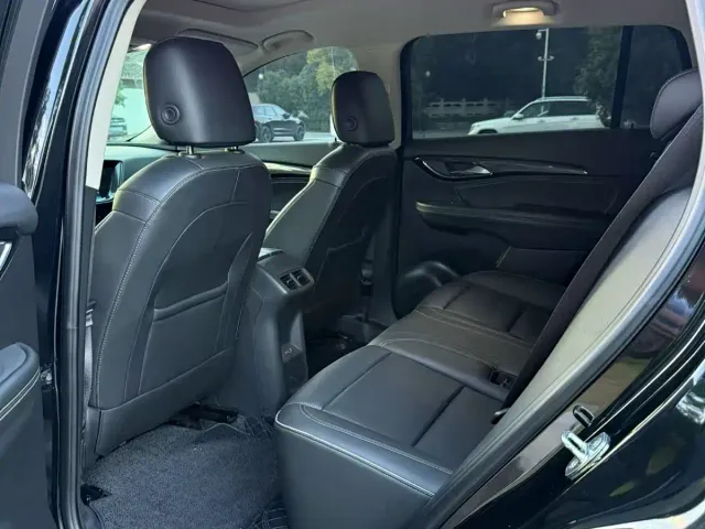 Buick Envision Plus — Фото автомобиля 5