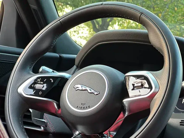 Jaguar XEL — Фото автомобиля 4
