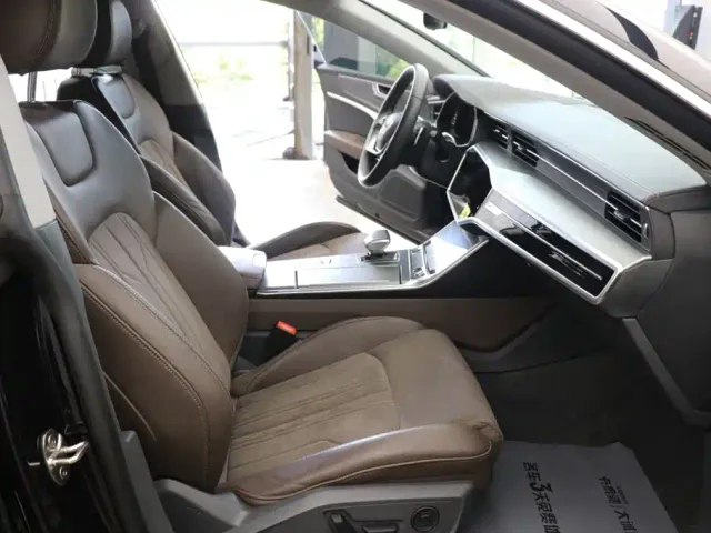 Audi A7L — Фото автомобиля 23