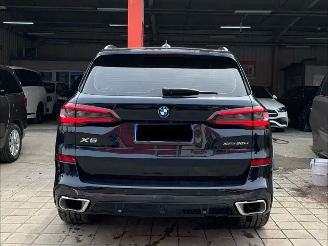 BMW X5 — Фото автомобиля 4