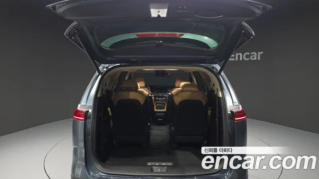 Kia Carnival 4th Gen — Фото автомобиля 26