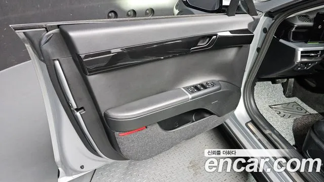 Hyundai Grandeur Grandeur (GN7) 3.5 Бензин 2WD — Фото автомобиля 22
