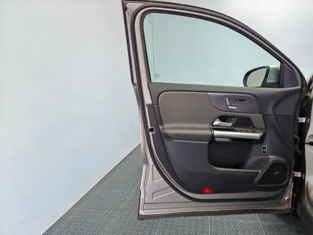 Mercedes-Benz EQA — Фото автомобиля 13
