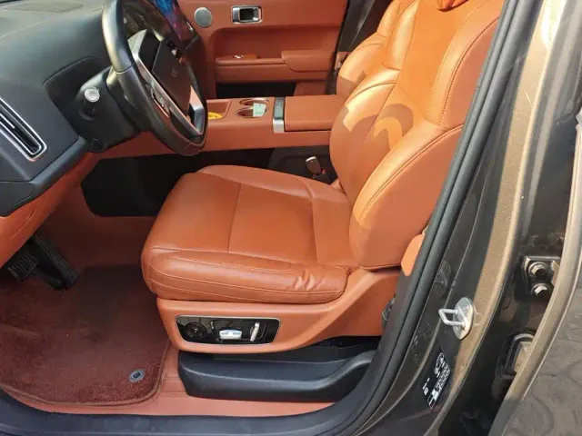 Li Auto L9 — Фото автомобиля 9